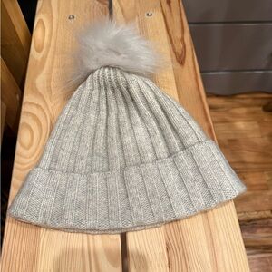 Aritzia Cozy Gray Knit Pom-Pom Beanie